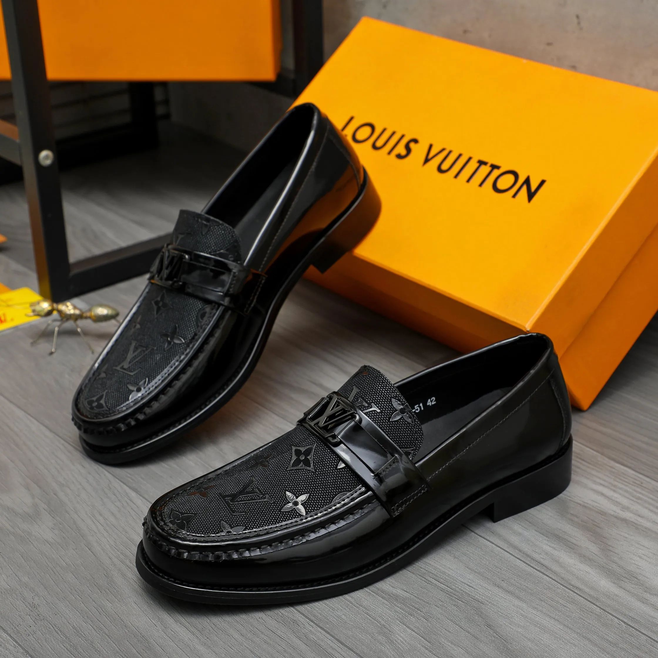 Men's shoes 💰p460 Product trademark: LV "Louis Vuitton" business slip-on leather shoes Regular size: 39-45 (45 is custom-made and non-returnable) Product materials: Selected embossed cowhide upper, cowhide lining, original rubber outsole